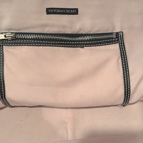 Victoria’s Secret 1990s Weekender Black Pebble Faux Leather Travel Tote - Picture 6 of 9